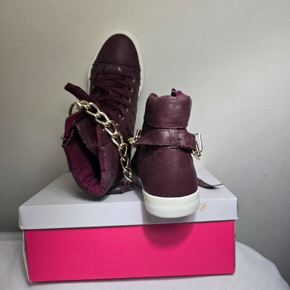 JustFab Women's Burgundy Quilted High-Top Sneakers w Gold Chain Detail Size 8.5 - Picture 4 of 9